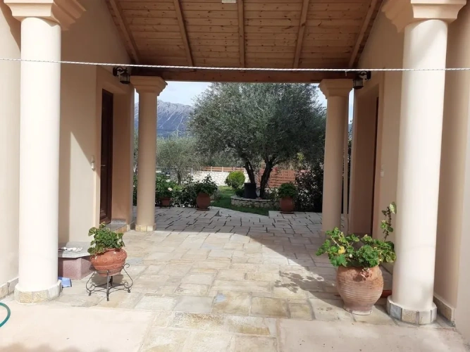 2 Bedrooms Villa