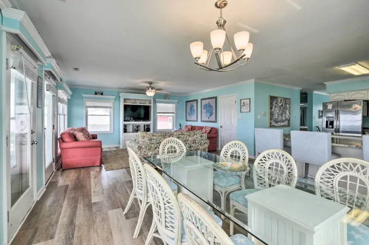 Large-group Getaway - Beachfront Home w/ Pool!
