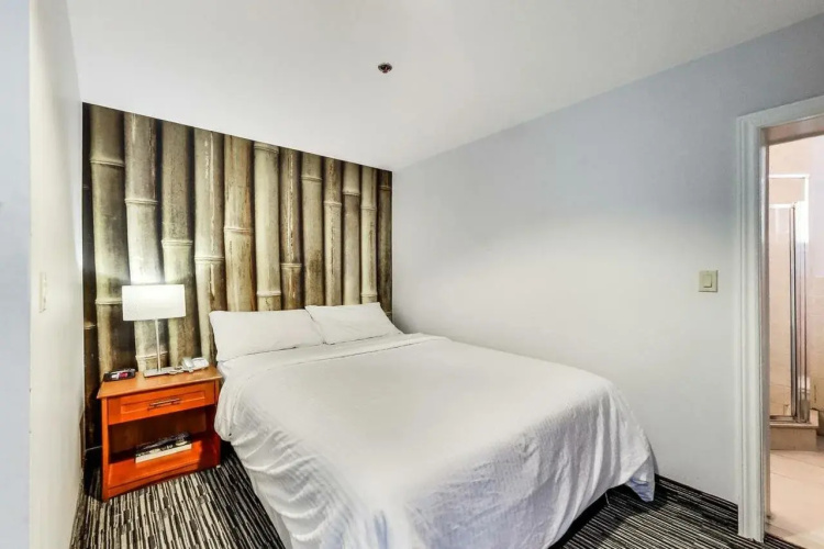 Isabella Hotel and Suites