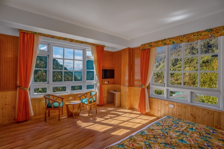 Premium room with mountain view