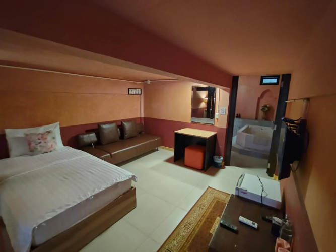 Retro Box Hotel