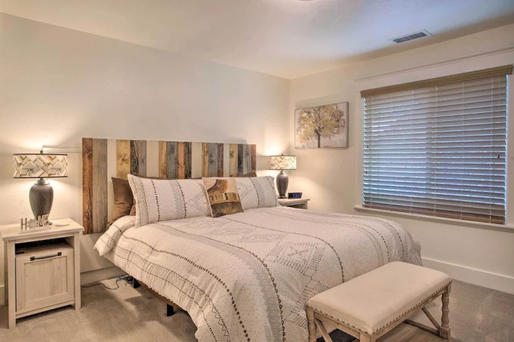 4 Bedrooms Cottage