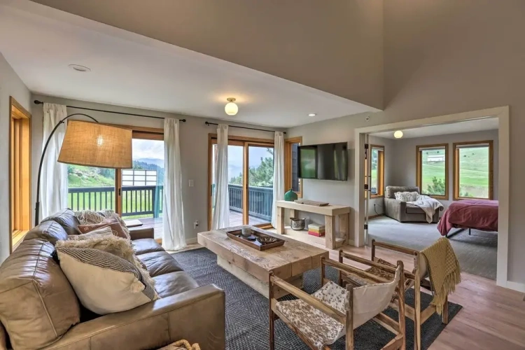 2 Bedrooms Apartment