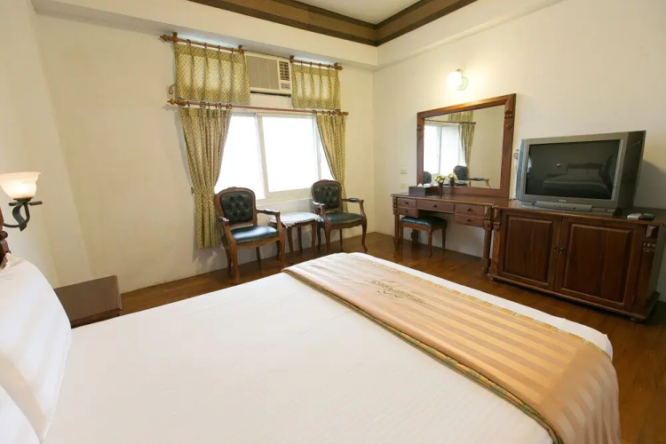 Jing Ai Hotel