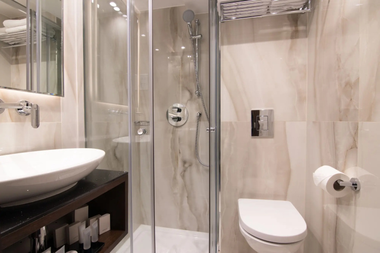 The Chilworth London Paddington [Ex-Shaftesbury Premier] photo 11