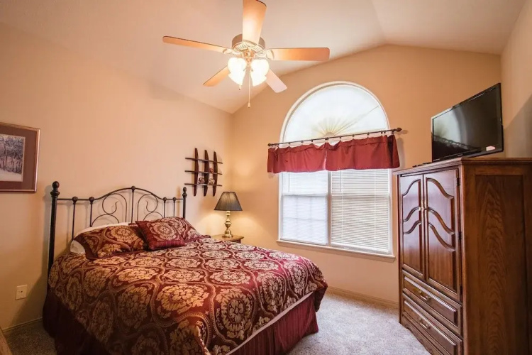 Kyler's Kondo 5 Bedroom Villa