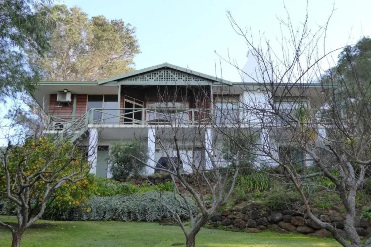3 Bedrooms Cottage