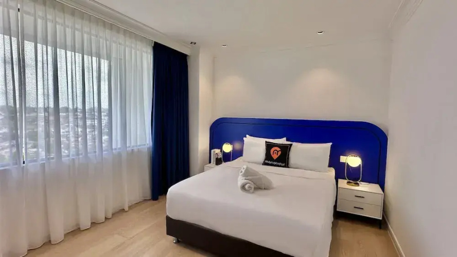 Ukiyo Hotel by manatidur