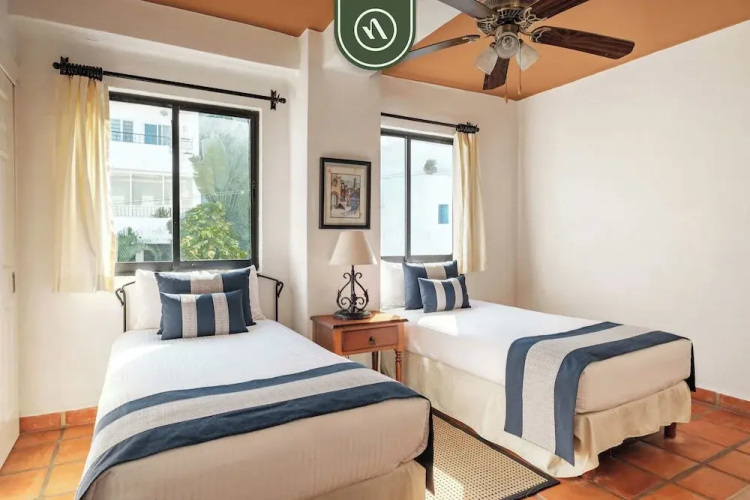 Amazing 2 BR Condo - Partial Oceanview - Pool