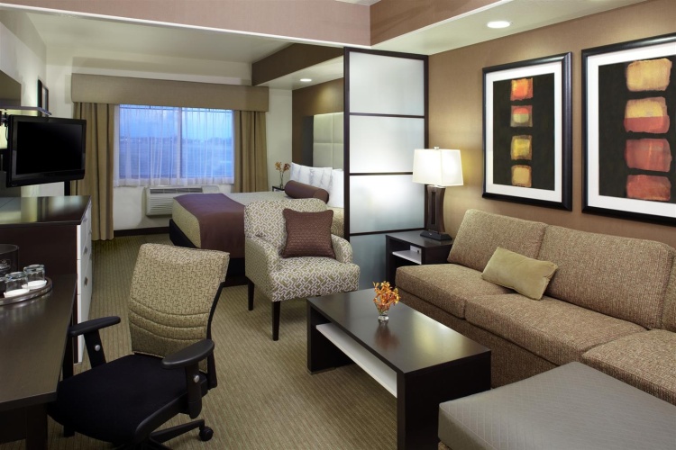 Best Western Plus Lackland Hotel & Suites photo 17