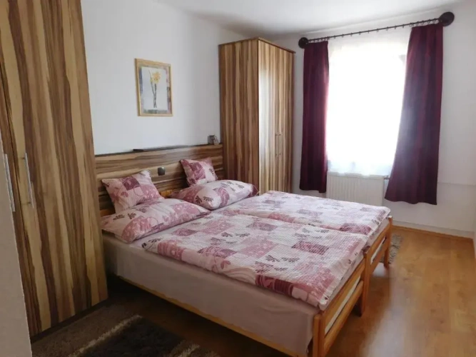 3 Bedrooms Apartment