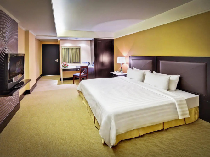 NagaWorld Hotel & Entertainment Complex