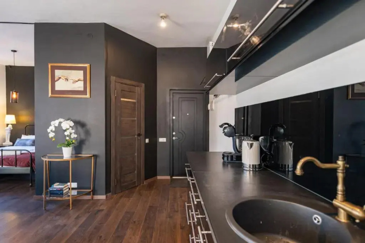Retro Studio Old Town Apartment by Hostlovers