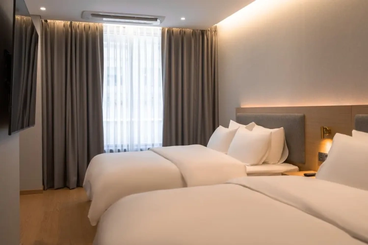 Standard Double room with view