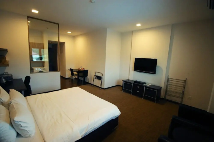 Arena Suites