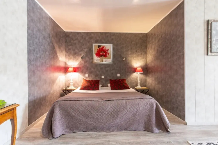 Logis Hôtel l'Essille