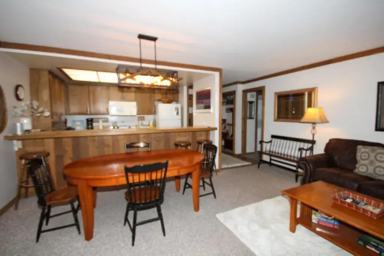 Mountainback #50, pet friendly