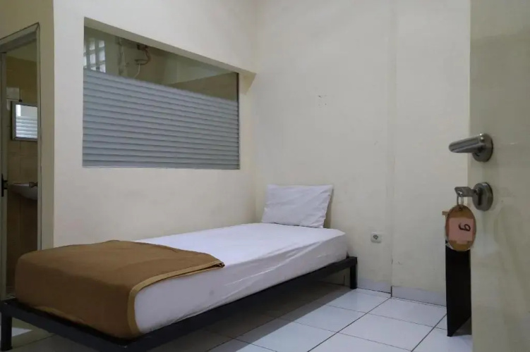 OYO 3499 J8 Hotel