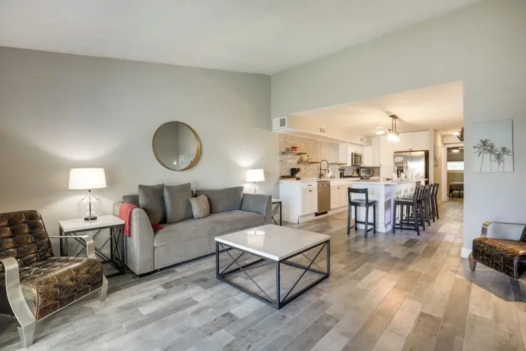 3 Bedrooms Apartment