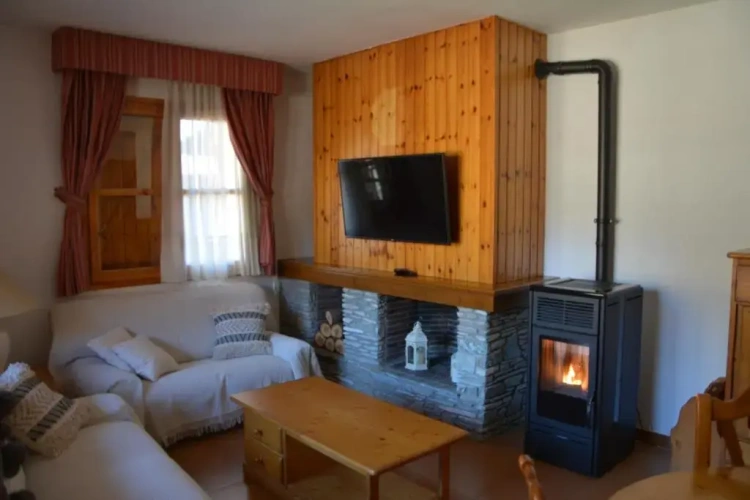 3 Bedrooms Apartment