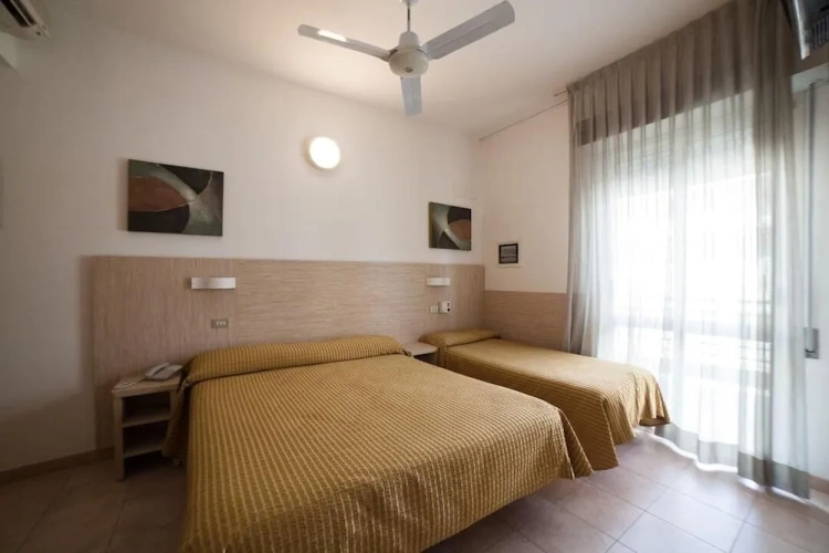 Standard Triple room with balcony