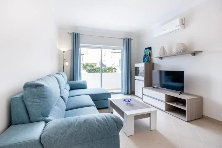 2 Bedrooms Cottage