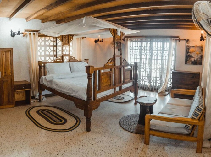 Bahari Beach Hostel