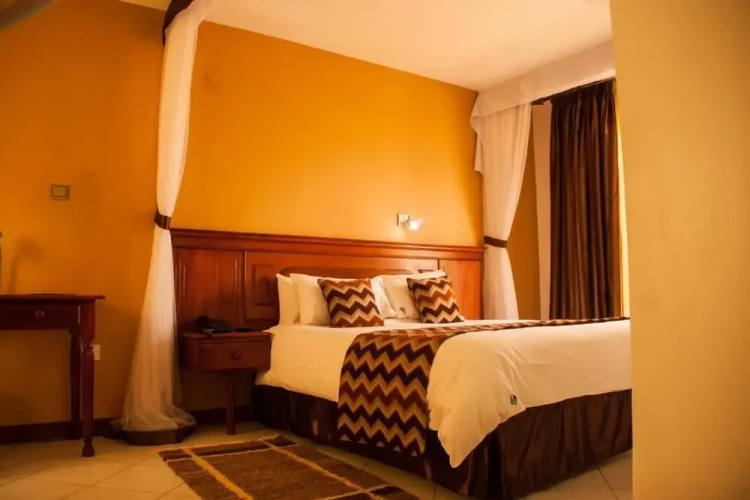67 Airport Hotel