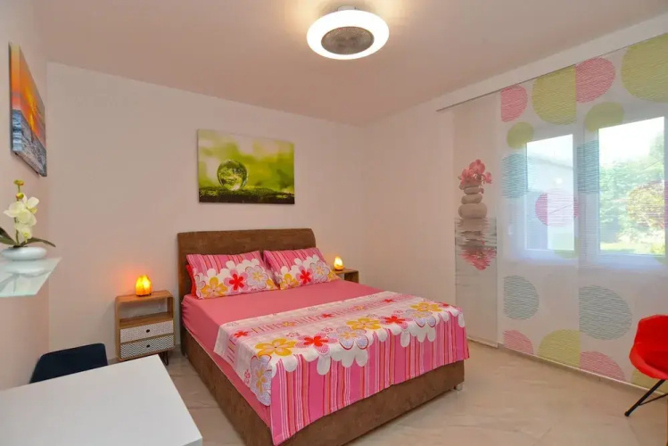 Apartment 925