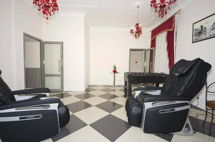 Royal Hotel