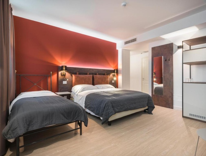 Standard Triple room