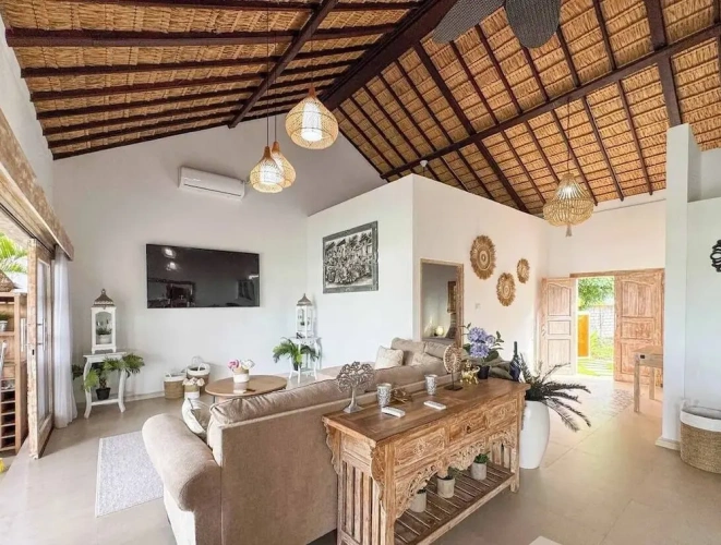 2 Bedrooms Villa