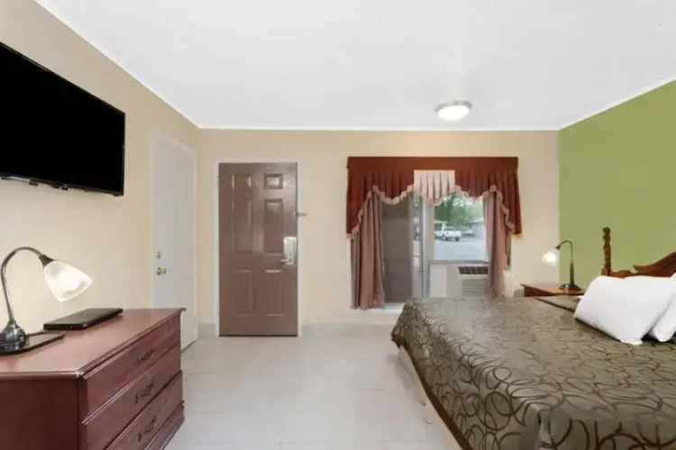 Knights Inn Jackson