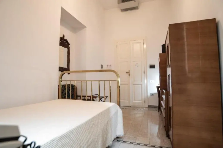 Standard Twin room with view