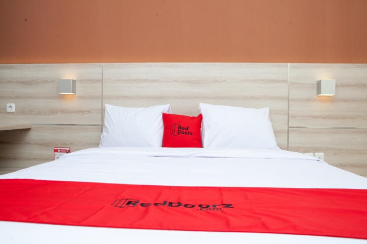 Standard Double room with street view