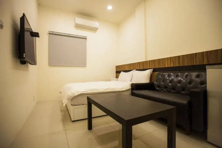 Ice homestay
