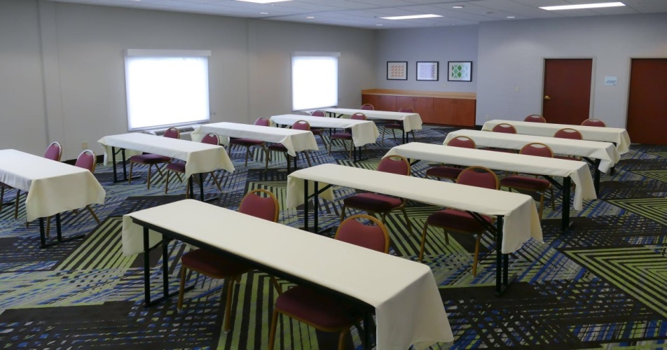 Holiday Inn Express & Suites St. Petersburg North (I-275) photo 36