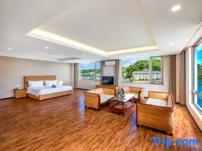 Premier Double Suite with ocean view