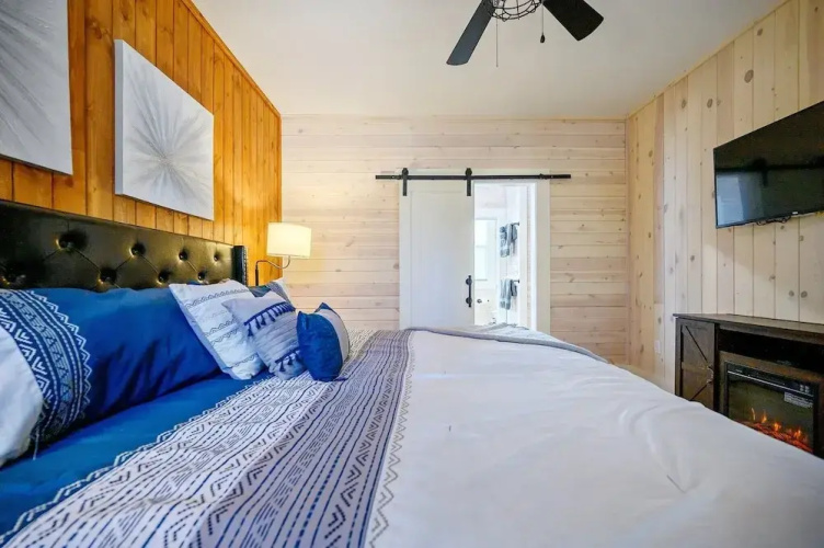 Stardust Hollow Cabin for 14