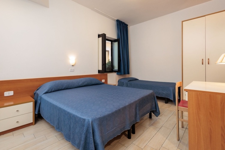 Economy Quadruple room