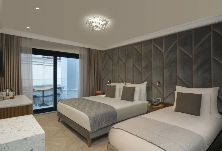 Standard Triple room