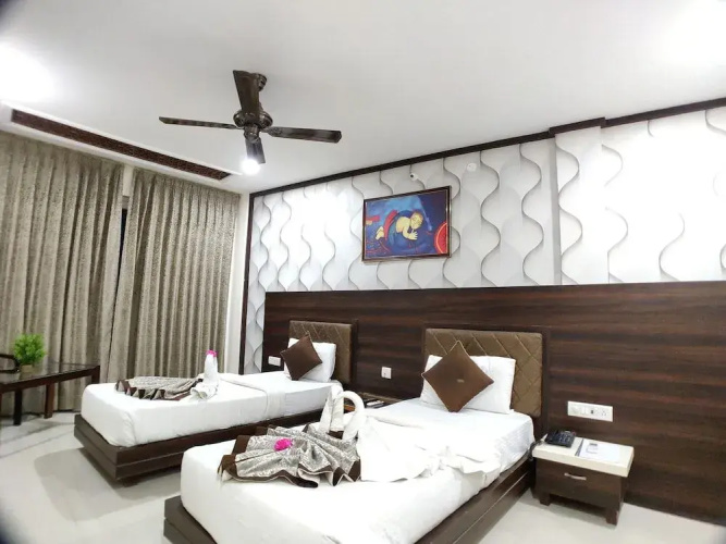 Hotel Landmark Residency