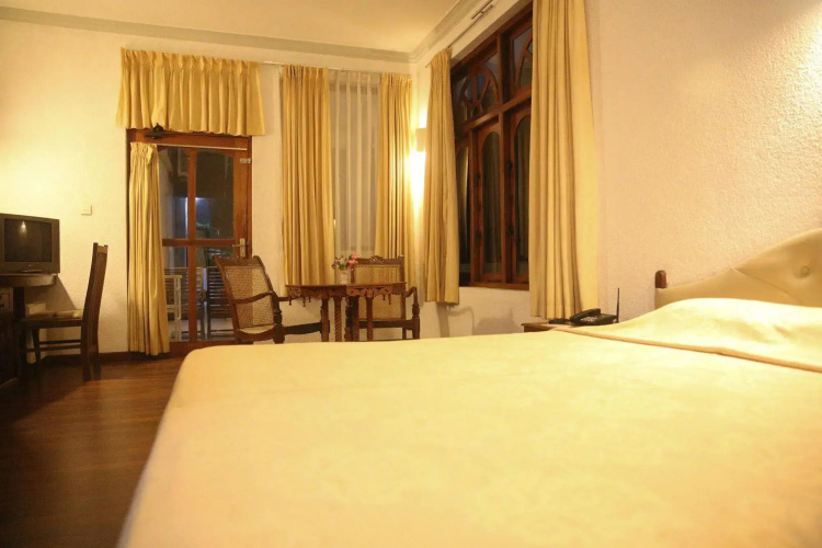Oasey Beach Hotel