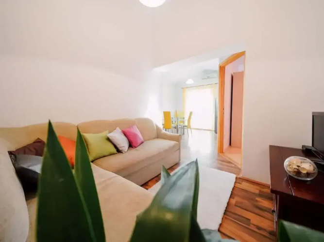 Charming 2-bed Apartment