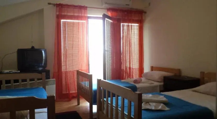 Le Village Hotel