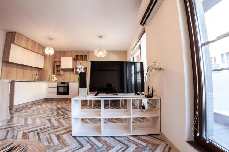 Bright 1BDR Apartment with a Balcony