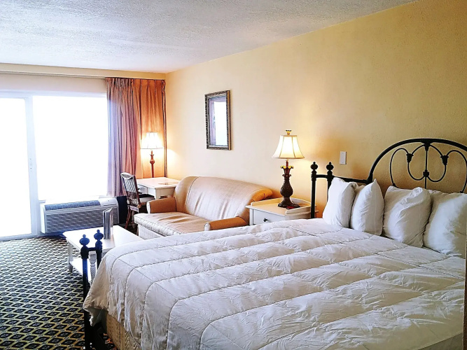 Emerald Shores Resort