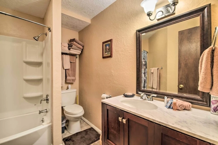 2 Bedrooms Apartment