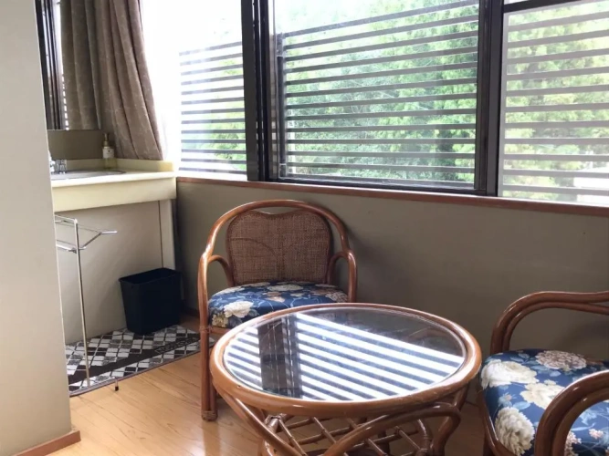 Economy room