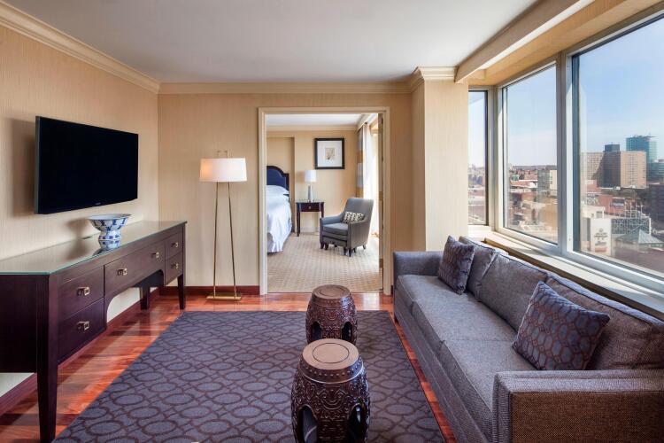Sheraton LaGuardia East Hotel Over view